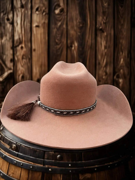 Chapeau cowboy 50X en fourrure de castor, modèle The Legacy, fabriqué par Wilder Shop, vue en gros plan.
