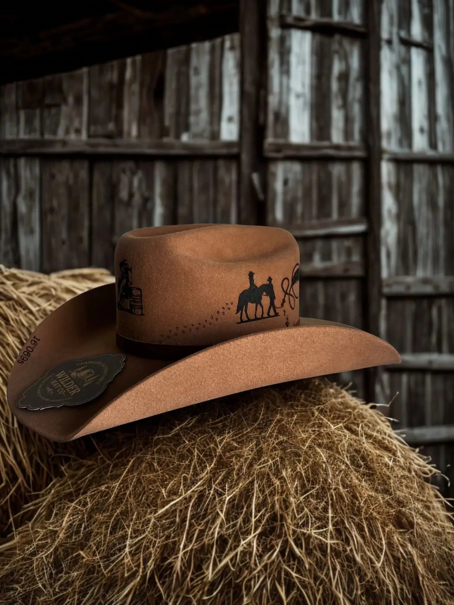 Chapeau de cowgirl personnalisé Wendy Legacy 30X pour barrel racing, en feutre avec bande décorative, vue de face.