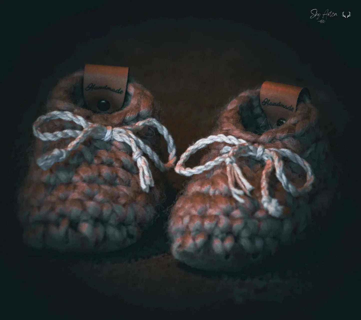 Chaussons bébé en laine naturelle modèle Loomi de Wilder Hat Co, couleur chocolat, pour bébés de 0 à 6 mois, 11 cm